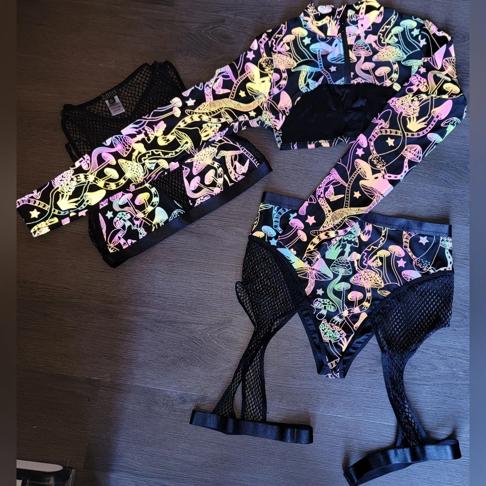 Dollskill Cyber Garden Reflective Mushroom 3 Piece Set - Picture 4 of 5